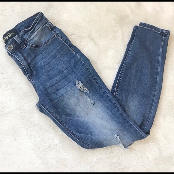 🌻3/$20 Indigo Rain Distressed Skinny Jeans - Picture 2 of 5